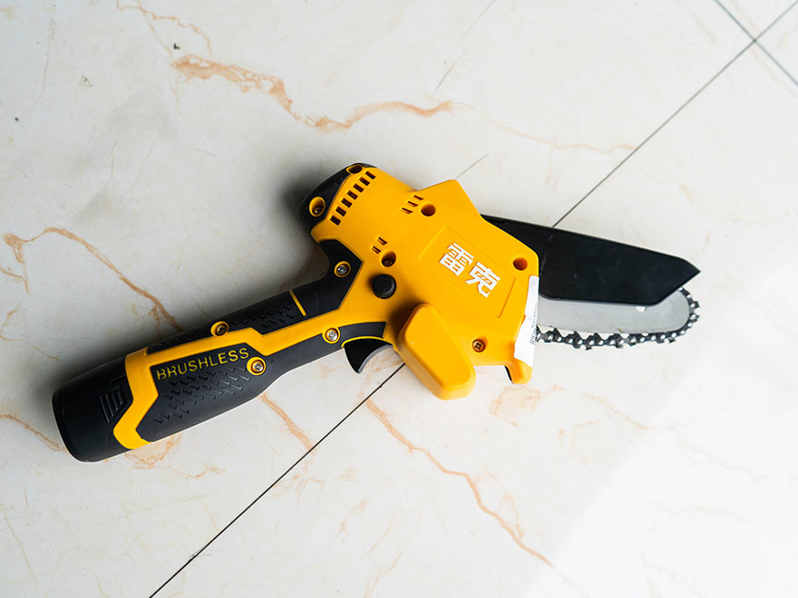 雷克锂电电锯